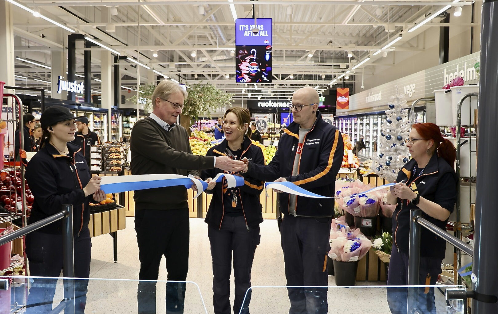 K-supermarket Jäälin avajaishulinat käynnissä - Rantapohja