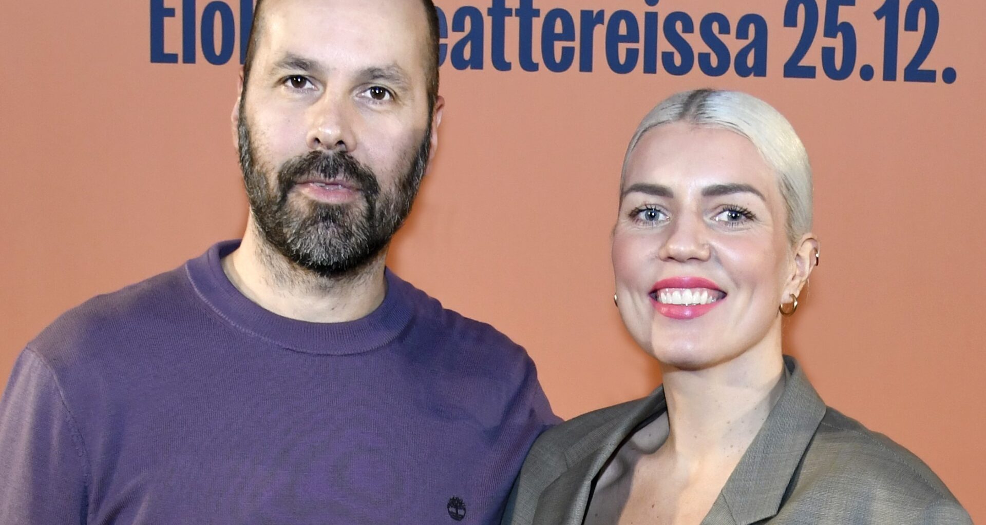 Saana Akiola menee uudelleen naimisiin − esitteli sulhasensa