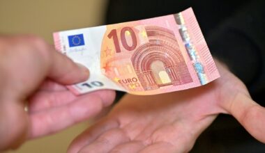 Kulisseissa pohditaan omaisuutesi huomioimista hoivamaksuissa - pulittaisit satoja euroja enemmän kuin seinänaapuri