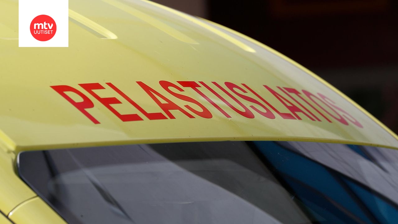 Henkilöauto ja aura-auto kolaroivat Rovaniemellä