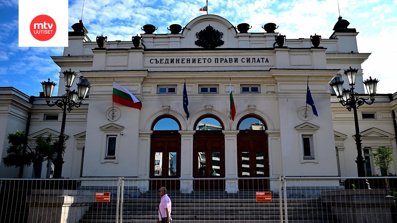Bulgarian hallitus kaatui protestien seurauksena.