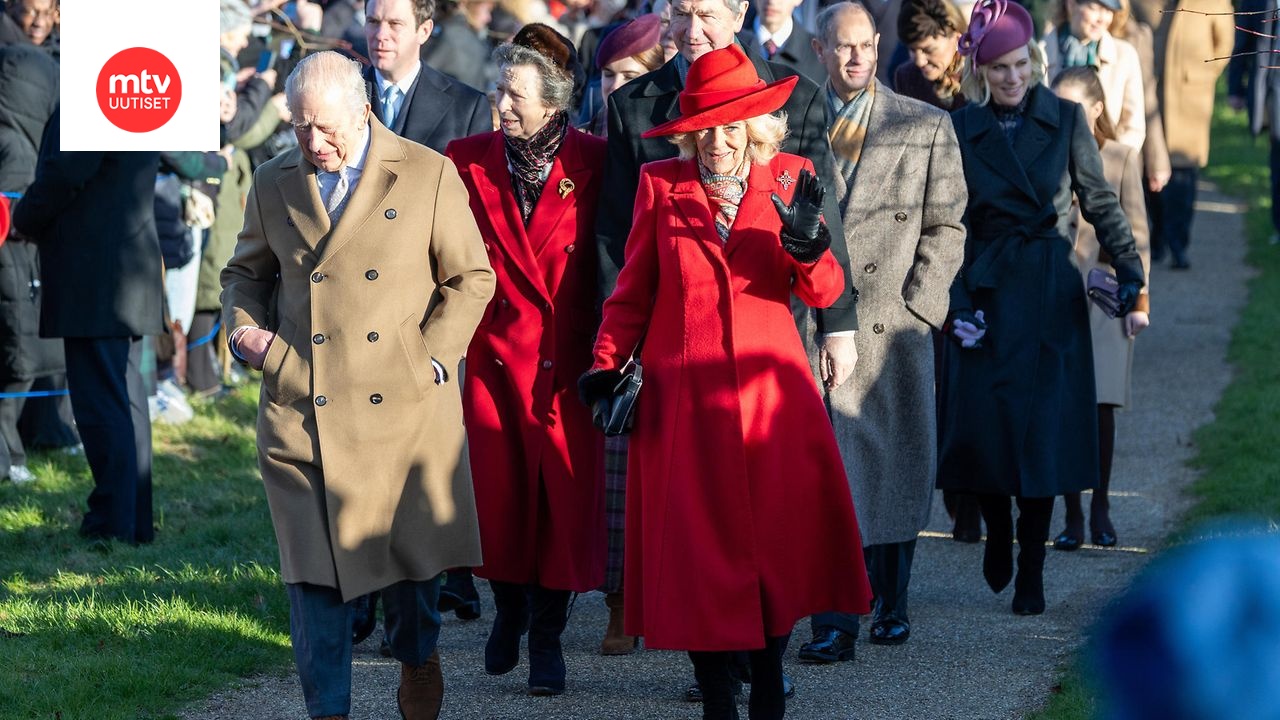 Aiemmin kuningas Charles ja kuningatar Camilla osallistuivat perinteiseen joulukirkkoon.