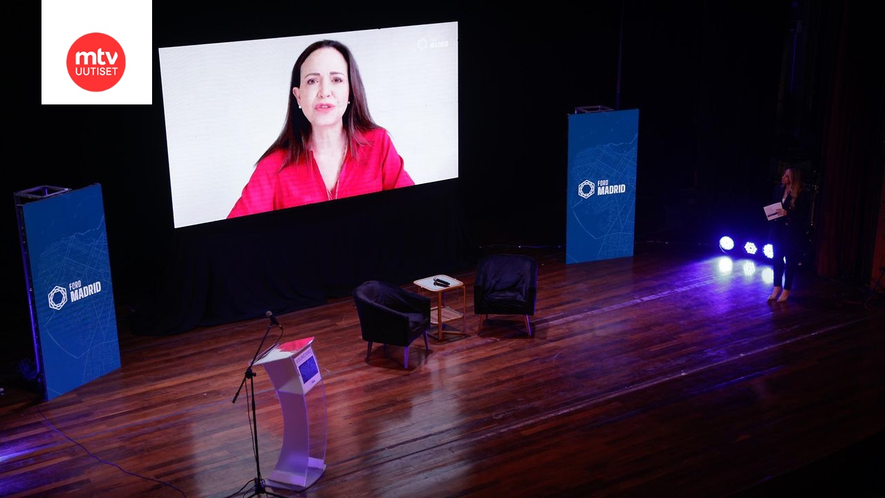 Nobelin rauhanpalkinnon vuoden 2025 voittaja María Corina Machado kuvattuna puhumassa videokonferenssissa kesäkuussa 2025.