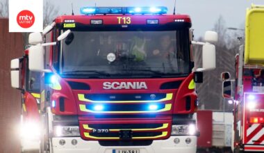 Rakenteilla olevan laivan luokse lähti yli 20 pelastuslaitoksen yksikköä. Kuvituskuva.