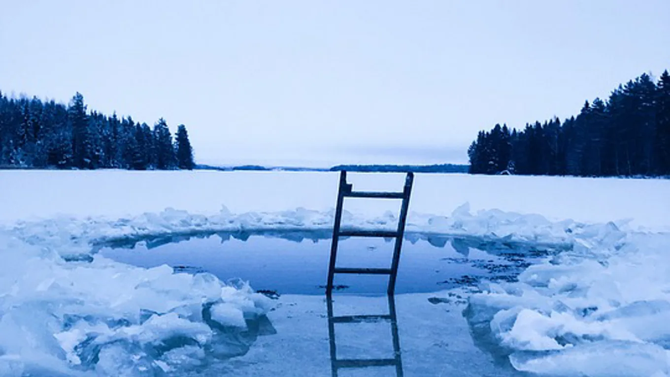 Avanto, jäätä, tikapuut