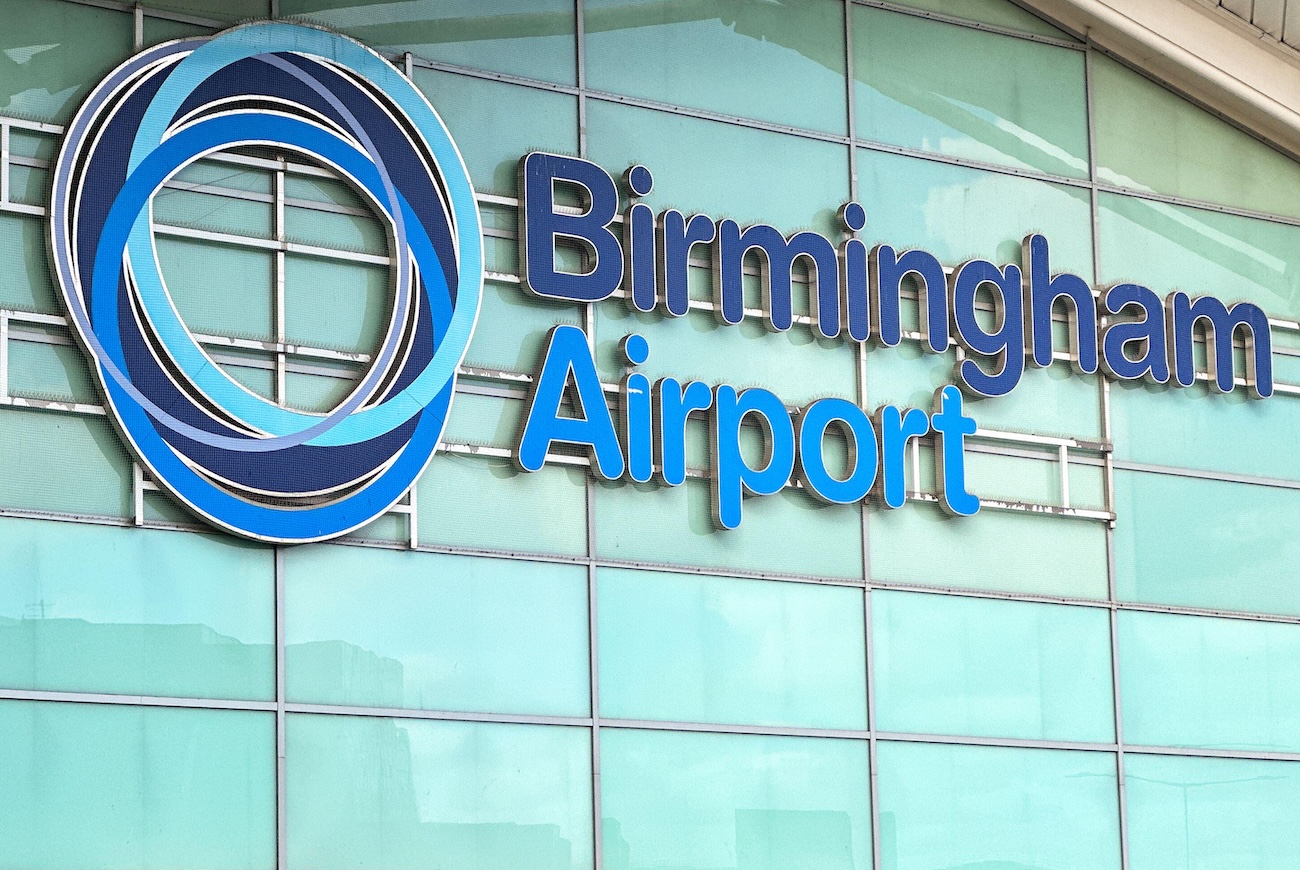 Miltei 77 000 allekirjoitusta ei riittänyt - lentokenttä ei ole vaihtamassa nimeään Ozzy Osbournen kunniaksi