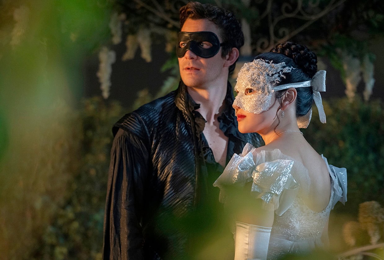 Pikkutuhma Bridgerton palaa kiihkeämpänä kuin koskaan – Katso neljännen kauden ensimmäinen traileri