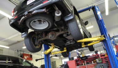 Traficom varoittaa: Suomalaiskorjaamoilla on tehty vaarallisia virityksiä sähkö- ja hybridiautoille