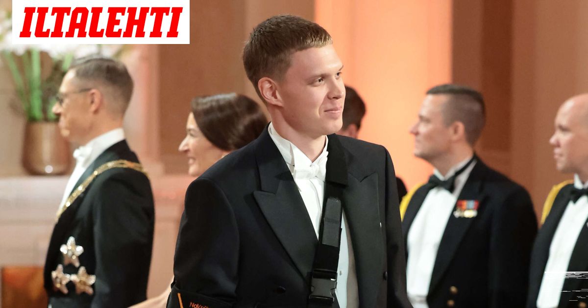 Elias Valtonen kätteli vasemmalla kädellä