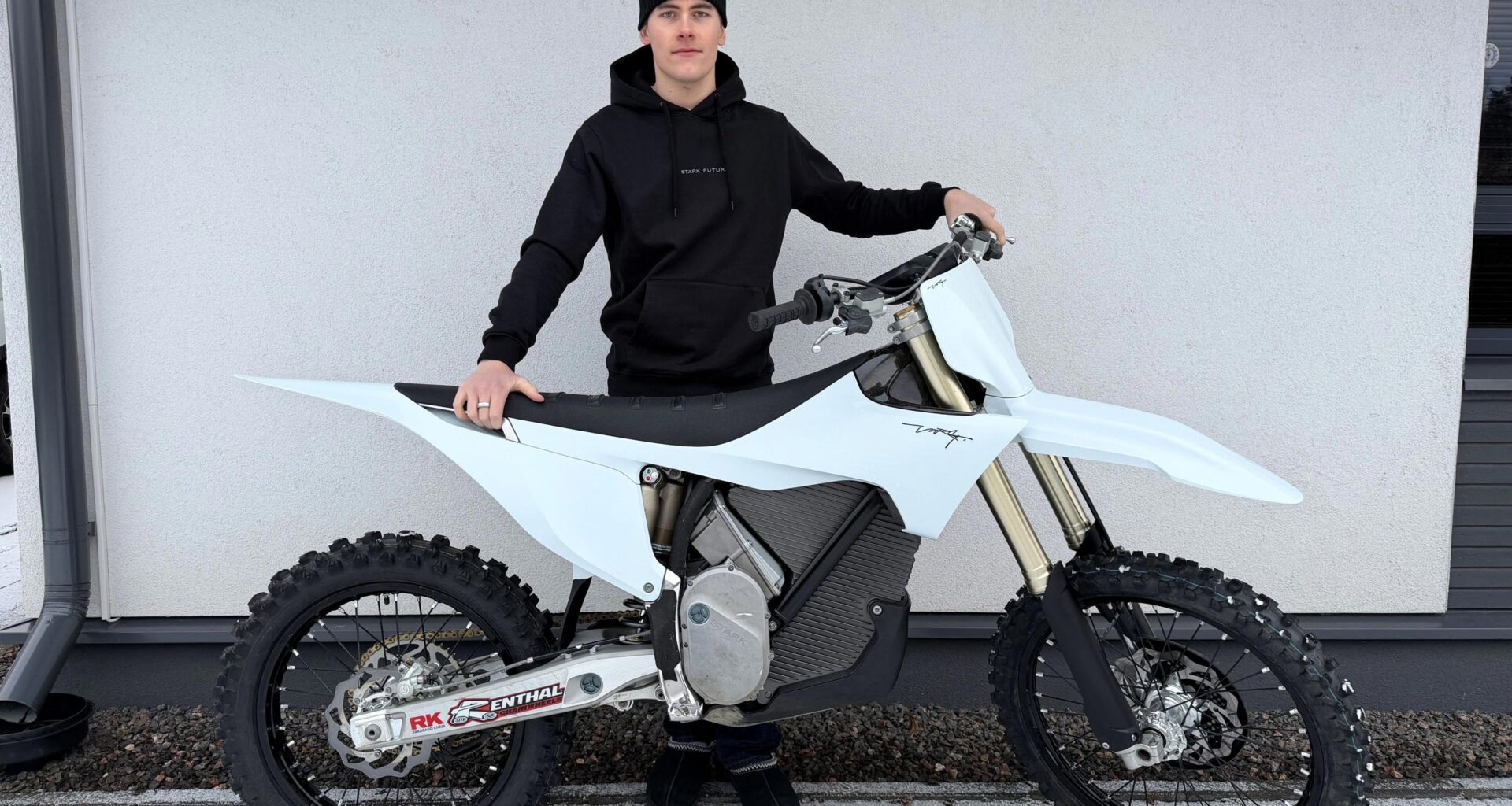 Varjonen kansainvälisiin supercrosseihin Stark Varg -sähköpyörällä | Uutiset