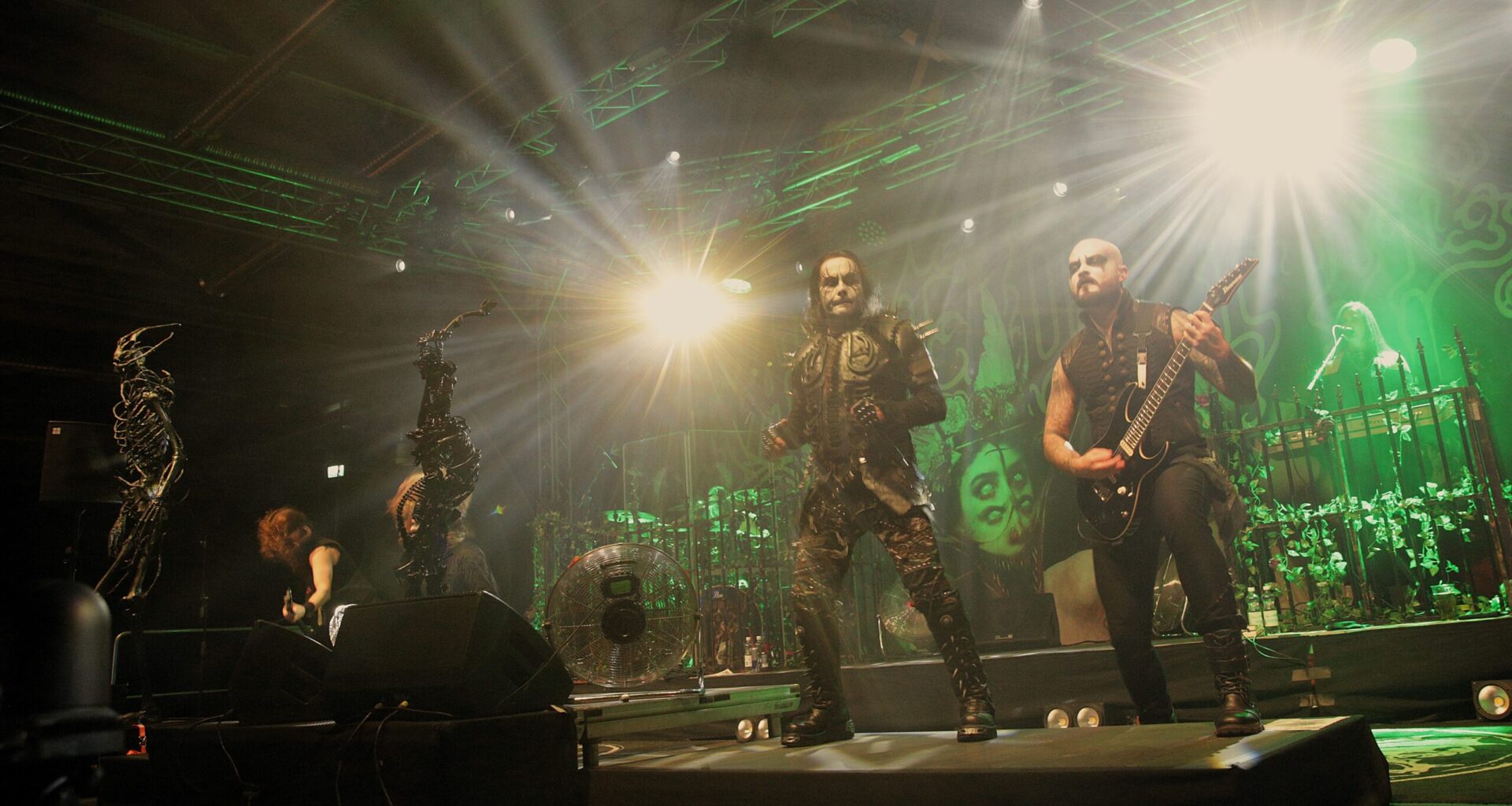 Viihtyisä festari keskellä synkeintä marraskuuta? Kyllä kiitos - Inferno John Smith Rock Frozenissa