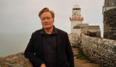 Conan O’Brien syytti nimekästä Hollywood-tähteä vanhempiensa kuolemasta: “Tämä on minun tapani surra”