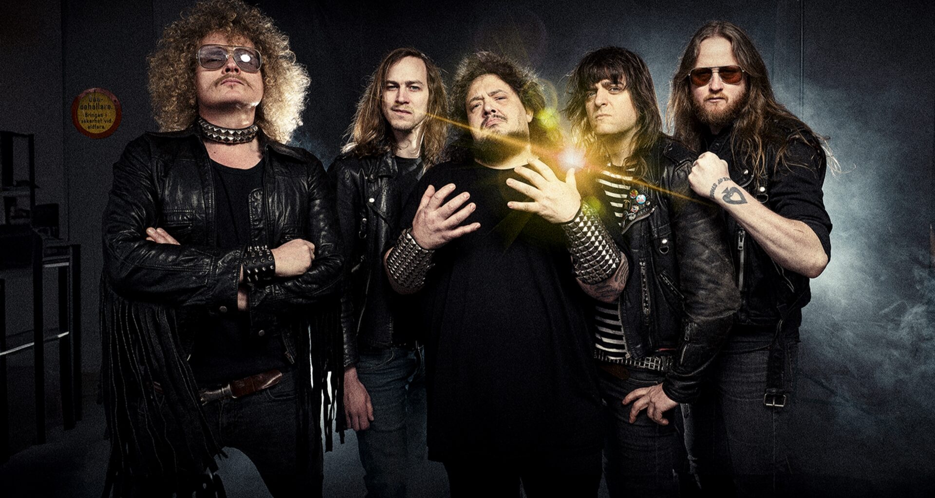 Tinkimättömällä asenteella heavy metalin ja hard rockin perinteitä kunnioittava ruotsalaisjyrä saapuu Suomeen