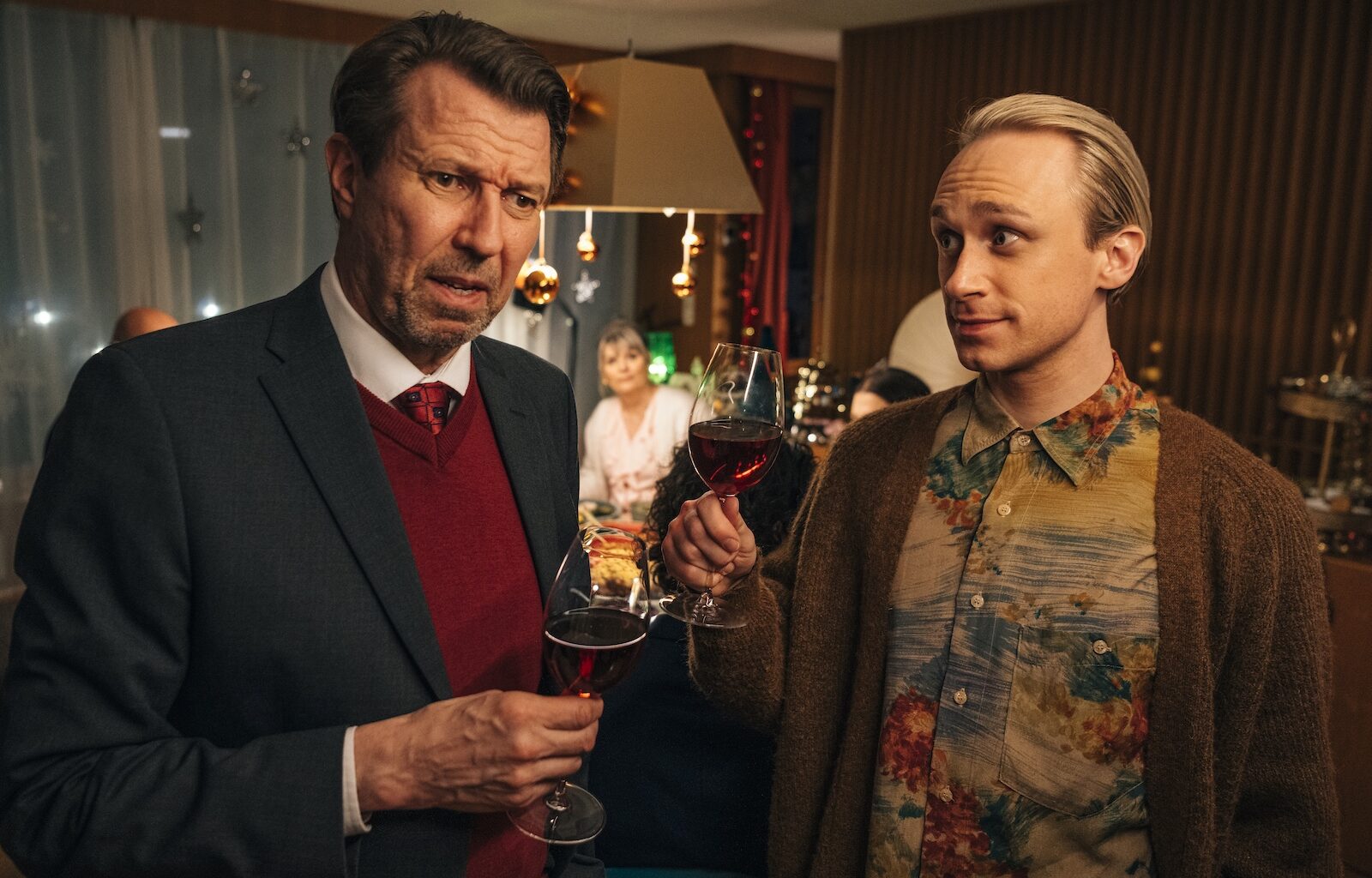 Tänään tv:ssä: Christoffer Strandberg, Martti Suosalo ja muita suosikkinäyttelijöitä neljän tähden komediassa