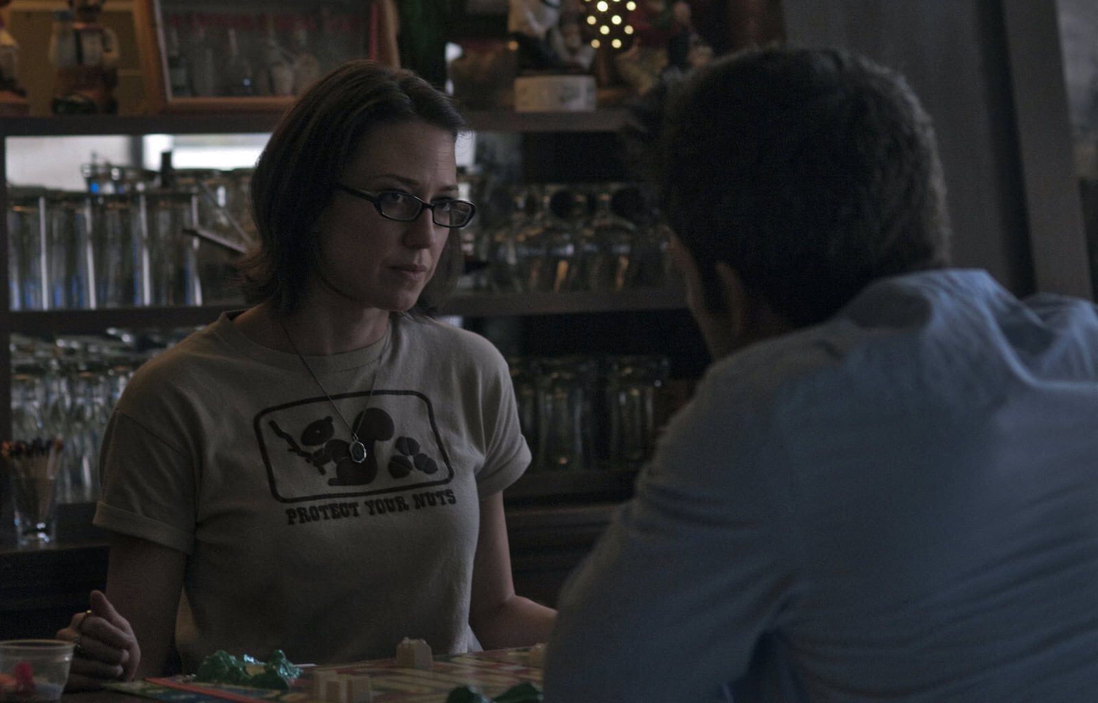 Vielä hetken Netflixissä: 2010-luvun paras mysteerielokuva? Kieroutunut leffa täynnä käänteitä!