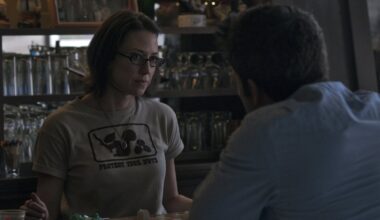 Vielä hetken Netflixissä: 2010-luvun paras mysteerielokuva? Kieroutunut leffa täynnä käänteitä!