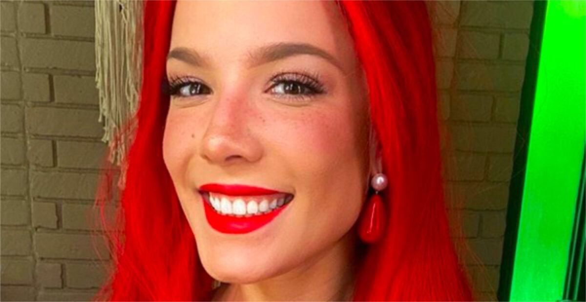 Halsey nahkaisissa rintaliiveissä – julkaisi ennennäkemättömiä kuviaan