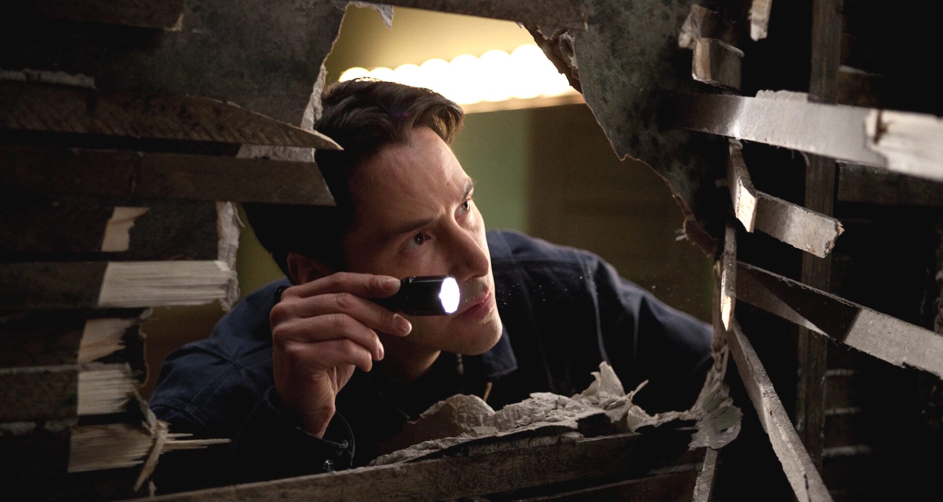 Vielä hetken ilmaiskatselussa: Pankkiryöstö ei suju suunnitelmien mukaan – Keanu Reevesin yllättävä rikoskomedia