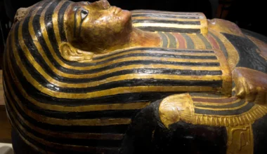 Egyptistä löytyi "uhkapelissä hävinneen" faaraon merkitsemätön hauta