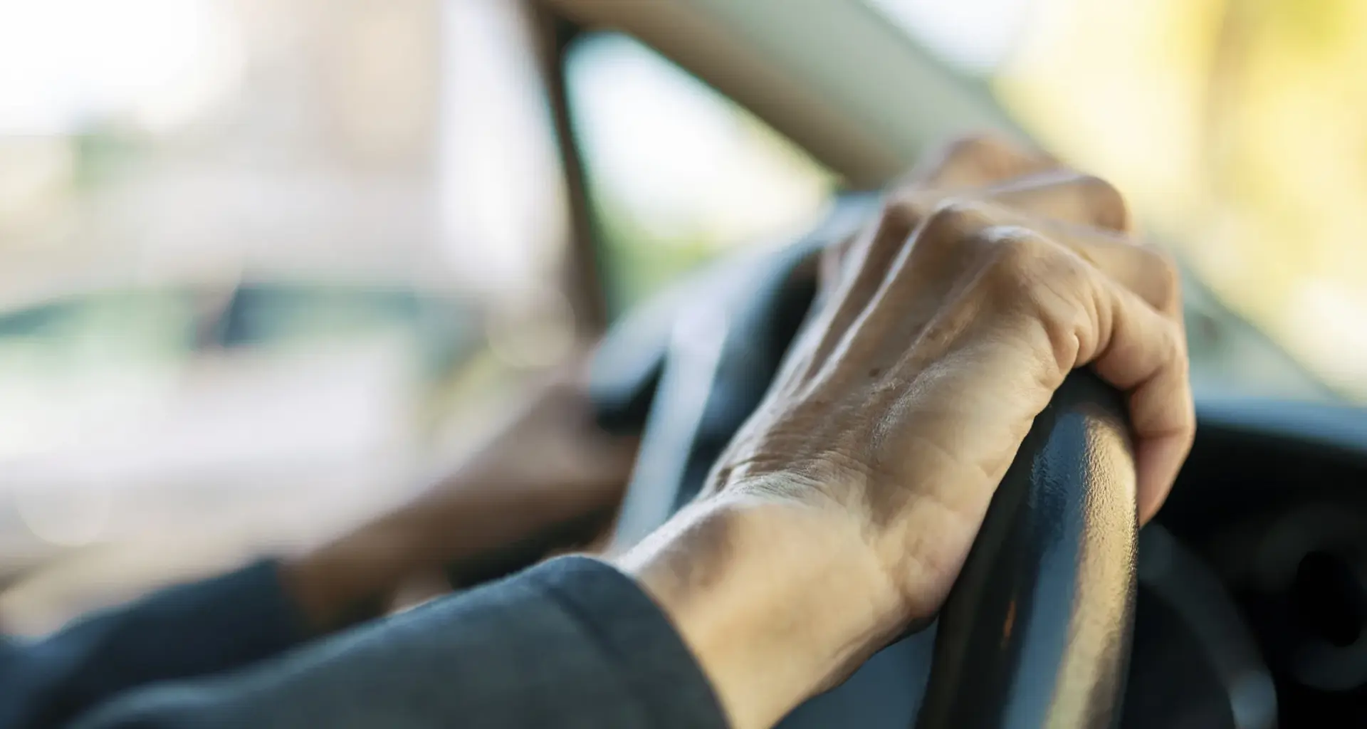 Ajaminen ja puhuminen eivät sovi yhteen, tutkimus paljasti