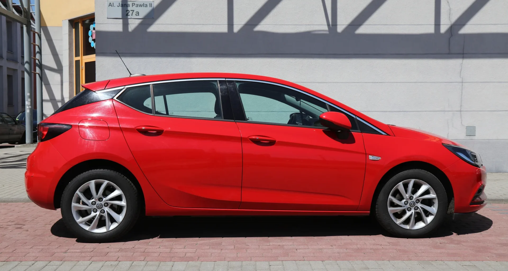 Opelin mittaristo alkoi temppuilla kaupanteon jälkeen – Näin kuluttajariitalautakunta päätti korvauksista