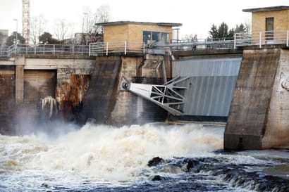 Jäädytysajot alkoivat Oulujoella – Virtaaman rajoittaminen voi nostaa veden pintaa