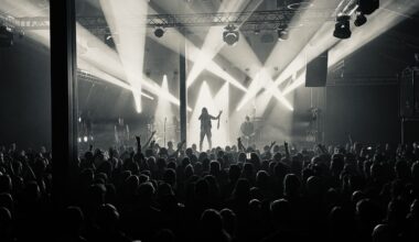 Haluaako joku oikeasti kuulla aina ne samat kappaleet samalla tavalla soitettuna? - Amorphis Tavara-asemalla