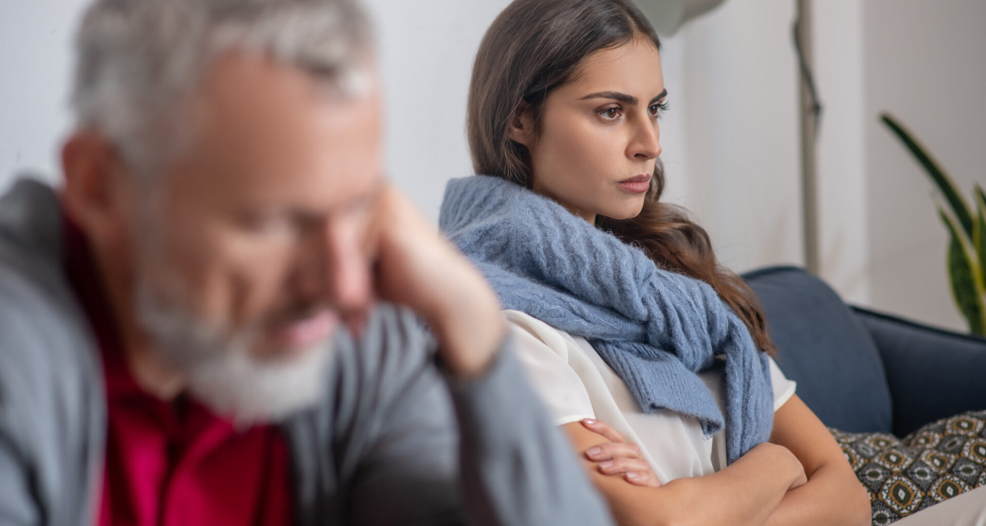 Ikäero oli Elinan parisuhteessa aluksi plussaa, myöhemmin ei enää