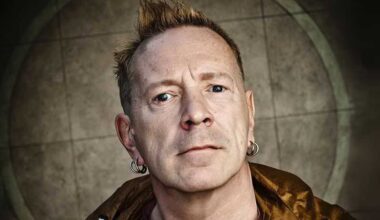 John Lydon harmittelee, ettei kuullut entisistä Sex Pistols -kumppaneistaan mitään vaimonsa kuoltua