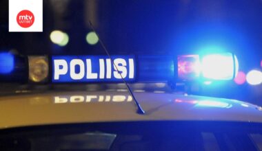 Autoilija pakeni poliisia sunnuntaiaamuna Pirkanmaalla.