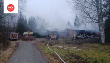 Suurta paloa on tullut sammuttamaan Savonlinnan Hattukalliontielle yli 10 pelastusyksikköä.