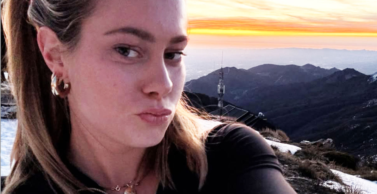 Kilpauimari Louna Kasvio treenaa Teneriffalla – näyttävät terveiset altaan reunalta