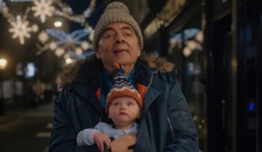 Rowan Atkinson on vuosisatamme komediakone – Mr. Bean -näyttelijän joulusarja Suomi-Netflixin ykköseksi