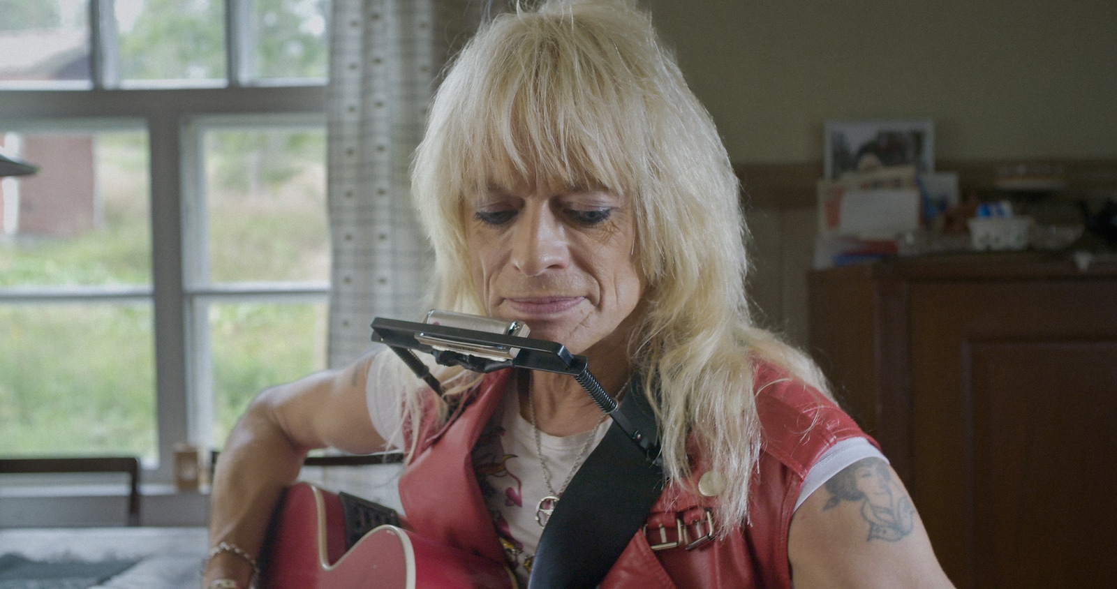 IS: Michael Monroelle määrättiin kovat korvaukset dokumenttisekoilunsa takia