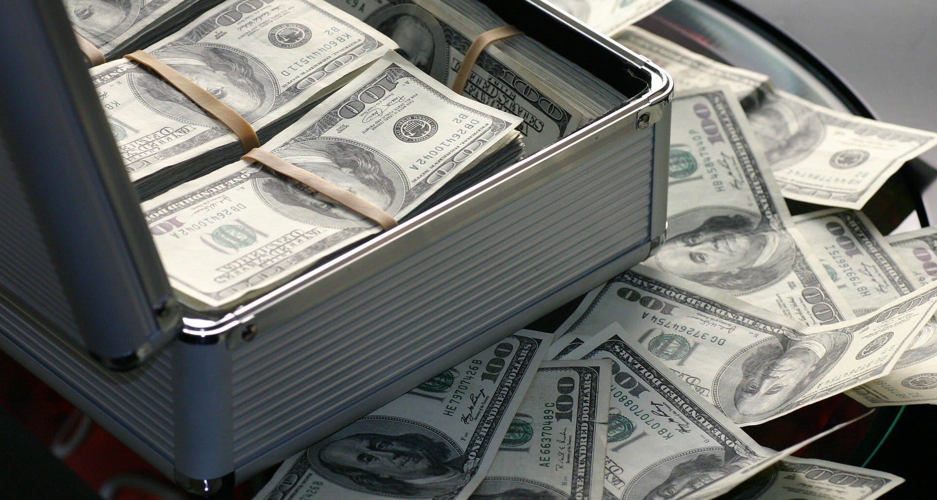 Paramount pamautti Warnerille aggressiivisen tarjouksen torpatakseen Netflixin diilin