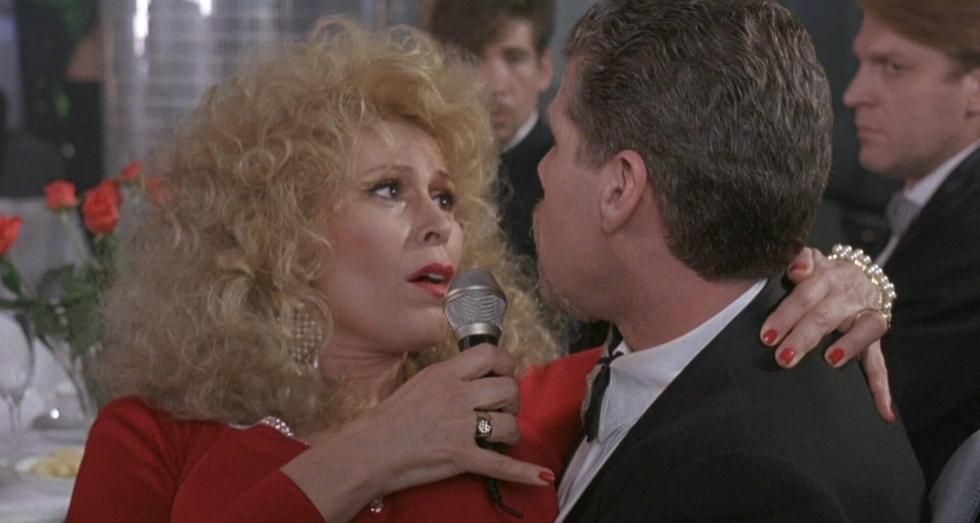 Illalla tv:ssä: Poliisiopisto-elokuvan taustalla kuohui – Hightower-hahmo jäi pois riidan takia