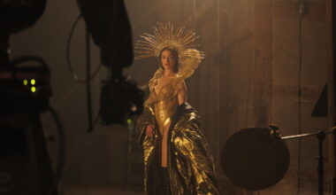 Mother Mary sai trailerin, joka nostaa Anne Hathawayn kauhutrillerin vuoden 2026 odotetuimpien elokuvien listalle