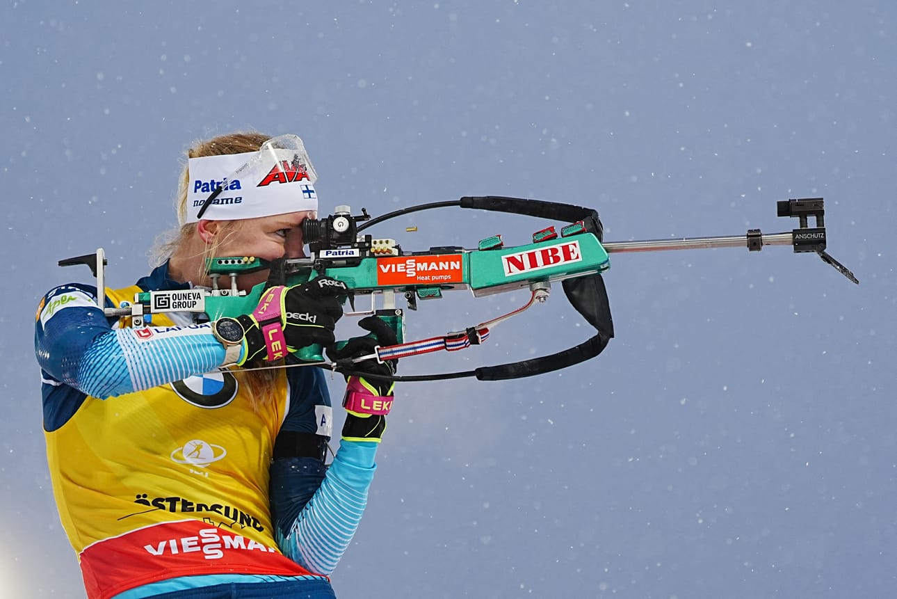 Kaikki 20 laukaustaan tauluun ampunut Suvi Minkkinen hävisi puoli minuuttia Ranskan Lou Jeanmonnot'lle.