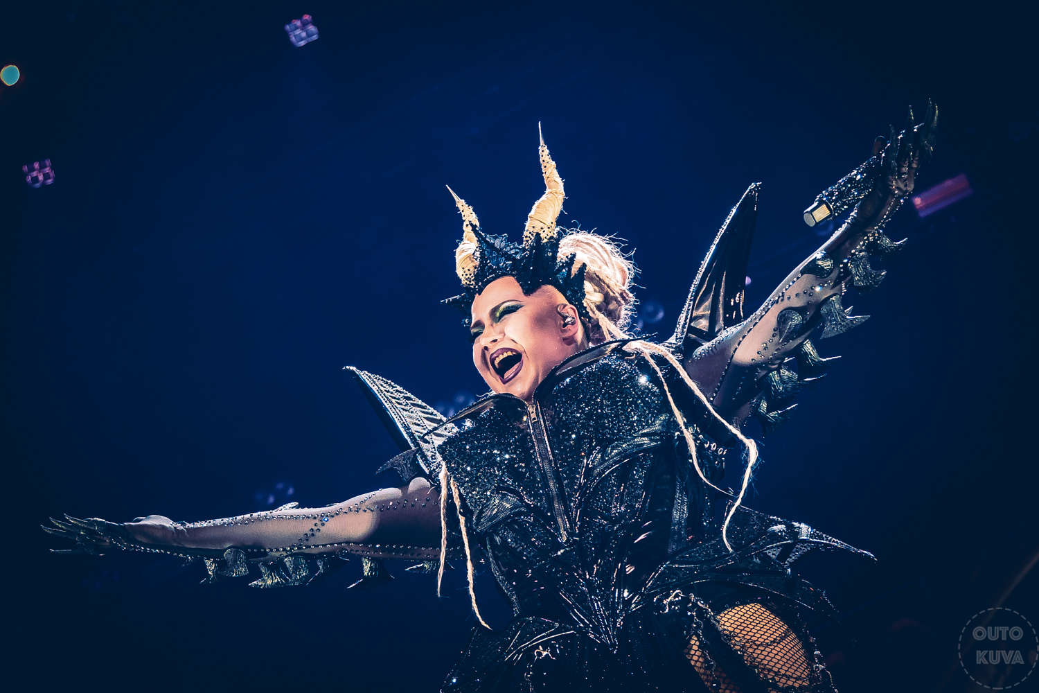 Battle Beastin Noora Louhimo kertoo bändin jättämisestä