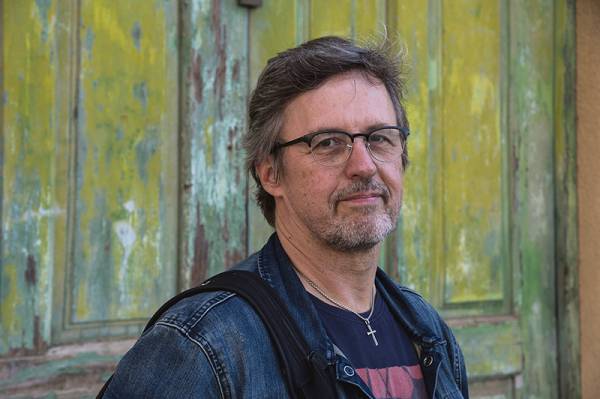 Pekka Simojoki käy yhä kouluilla esiintymässä, joskin vähemmän...