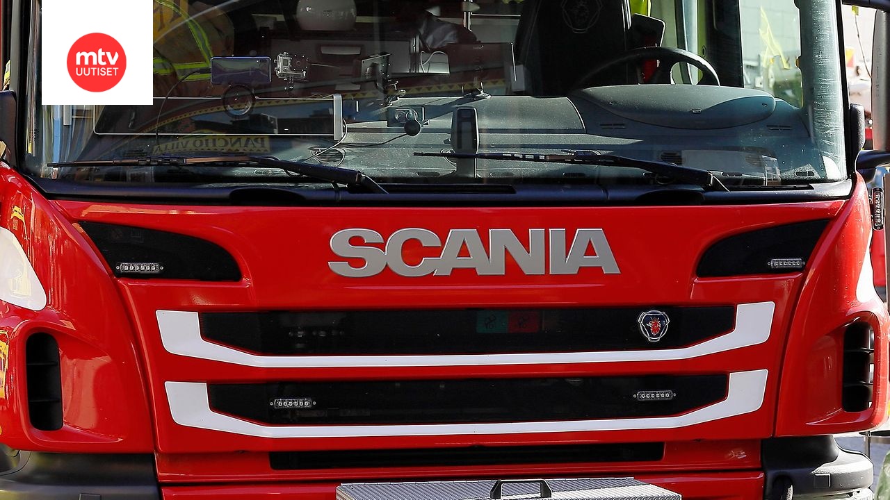 Liikenne liikenne ohjattiin kiertämään onnettomuuspaikan ohi.