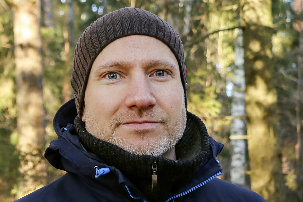 46-vuotias Panu Kunttu on yksi nuorimmista Luonnonsuojeluliiton kultaisen ansiomerkin saaneista henkilöistä.