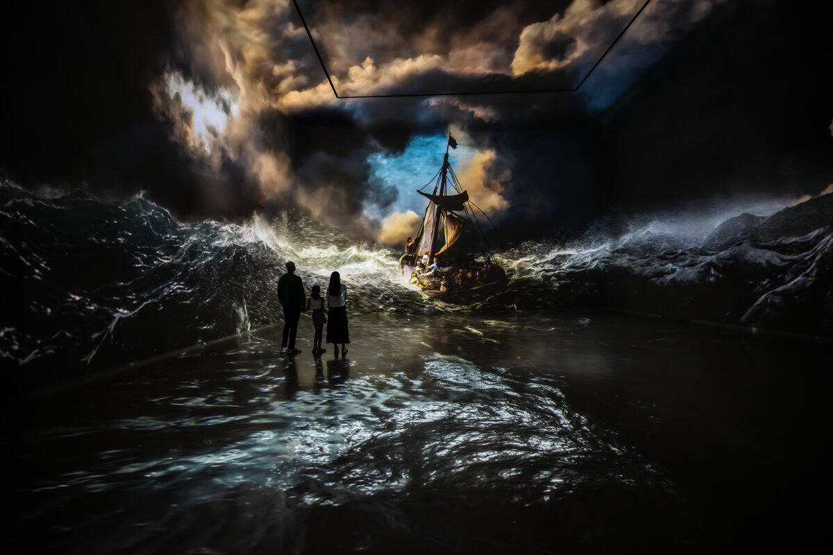 Tältä näyttää Rembrandtin mestariteos modernille yleisölle tulkittuna, aaltojen pauhun säestämänä.