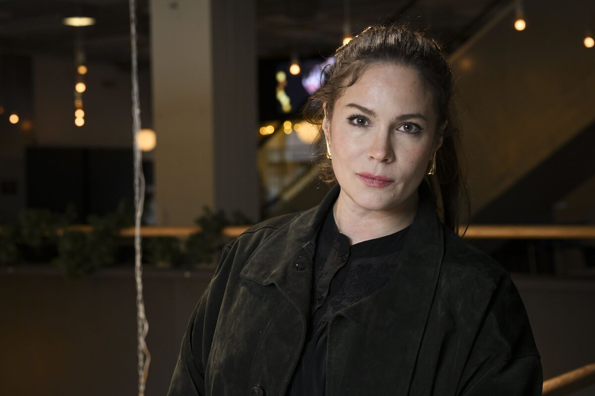 Näyttelijä Pihla Viitala on nykyään myös ohjaaja.