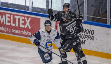 Kaukaloon sairaslomalta palannut Joel Määttä oli TPS:n pirtein pelaaja. Määttä ehti jo juhlia osumaansa, mutta maali hylättiin kädellä tehtynä.