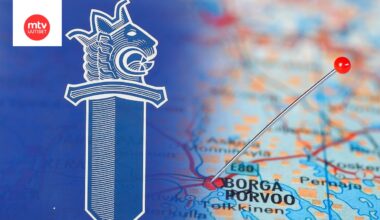 Teoista epäilty poliisimies on työnjohdollisten toimenpiteiden vuoksi töissä muualla.