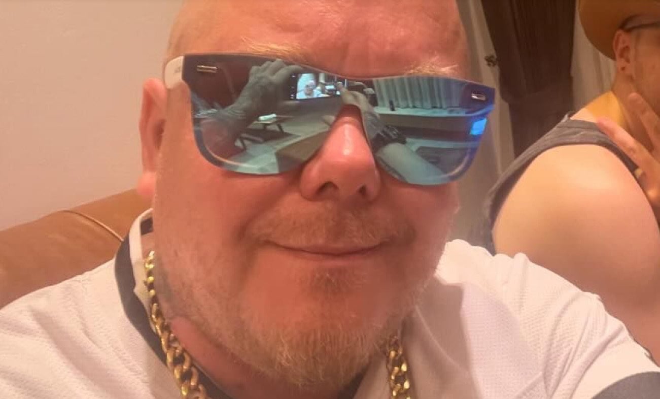 Suomalaisjulkkis haistatti pankille - pankilta nopea vastaisku