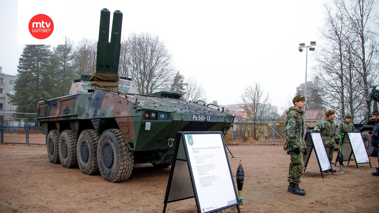 Paraatiin osallistuu joukkoja Maavoimista, Merivoimista, Ilmavoimista, Maanpuolustuskorkeakoulusta ja Rajavartiolaitoksesta sekä veteraani- ja maanpuolustusjärjestöjä.