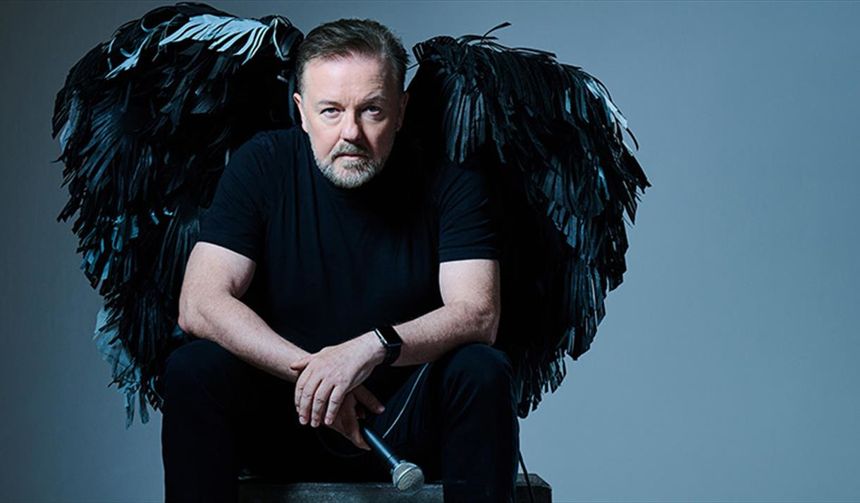 Ricky Gervais kertoi hillittömän vitsin, jonka joutui sensuroimaan – liittyy Jason Momoan ja Peter Dinklagen miehisiin elimiin