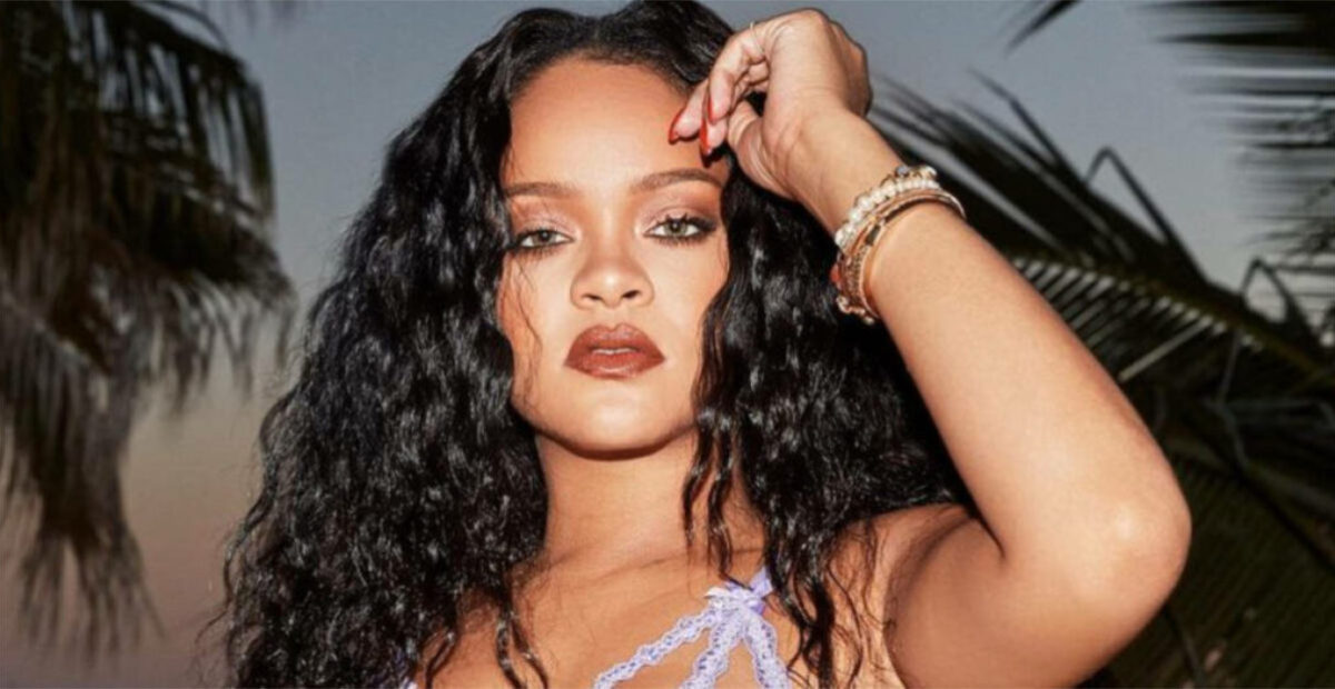 Rihanna juhli Barbadoksen itsenäisyyspäivää – julkaisi ennennäkemättömiä rantakuvia